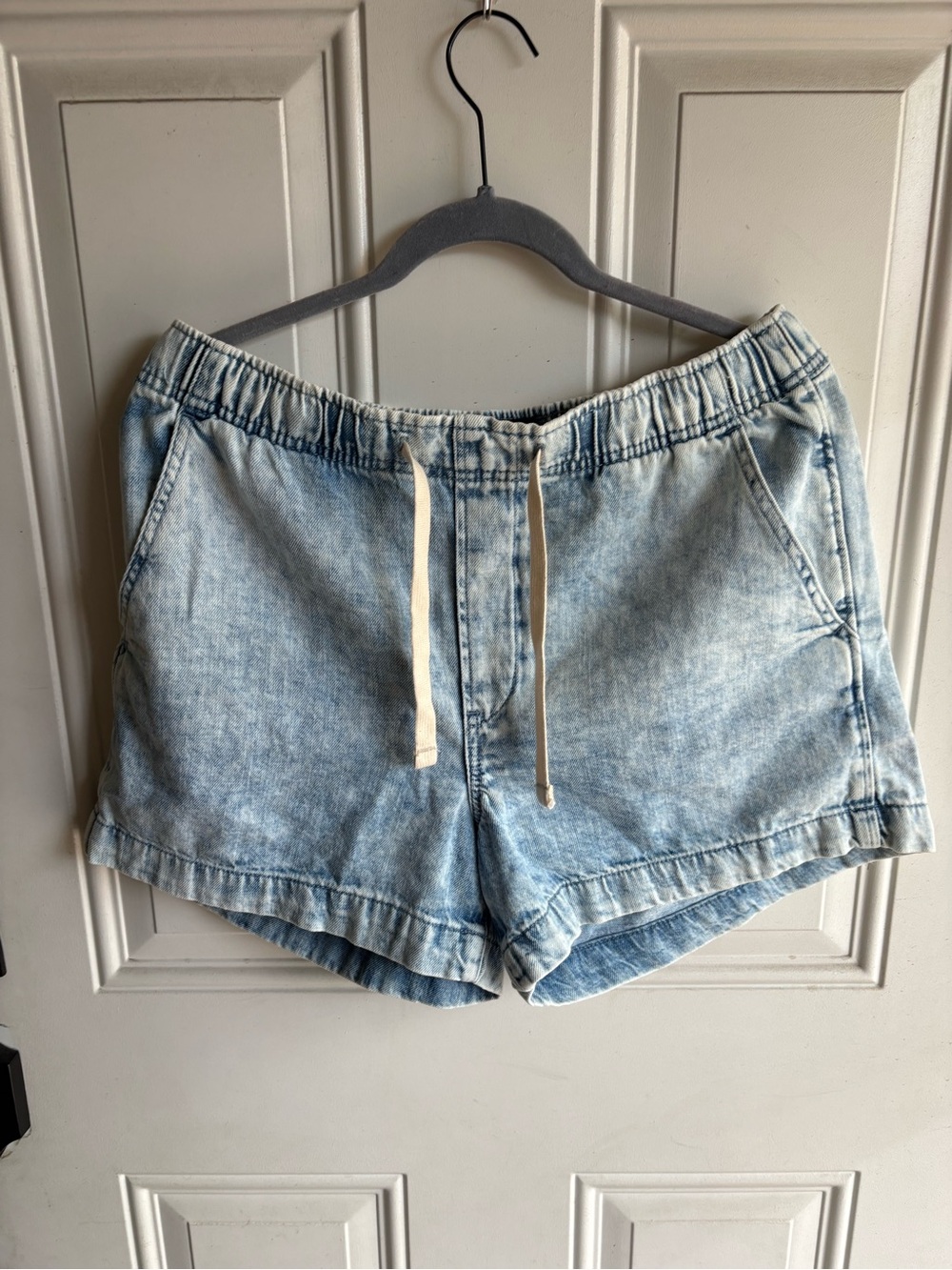 GAP Light Wash Denim Drawstring High Waist Shorts size medium